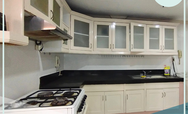 3 BEDROOM UNIT FOR SALE IN LPL CENTER, L.P LEVISTE ST, SALCEDO VILLAGE, MAKATI