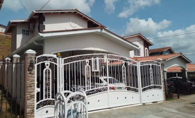 LA CHORRERA / BARRIO COLON / 232M / DUPLEX / 3 HABITACION / PISCINA