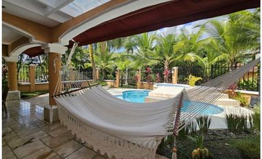 VENTA CASA EN CLAYTON 450 M2 CON PISCINA CLAYTON VILLAGE