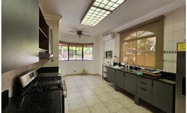 VENTA CASA EN CLAYTON 450 M2 CON PISCINA CLAYTON VILLAGE