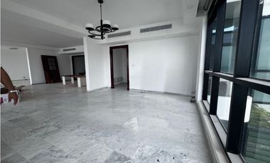 AQUILER APARTAMENTO EN AV BALBOA  375M2 MIRAMAR REMODELADO JP