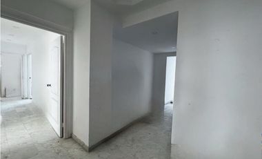 AQUILER APARTAMENTO EN AV BALBOA  375M2 MIRAMAR REMODELADO JP