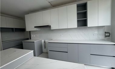 AQUILER APARTAMENTO EN AV BALBOA  375M2 MIRAMAR REMODELADO JP