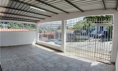 VILLA LUCRE / TERRAZA CERRADA / 3 HABITACIONES / 2 PARKING JC