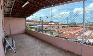 VILLA LUCRE / TERRAZA CERRADA / 3 HABITACIONES / 2 PARKING JC