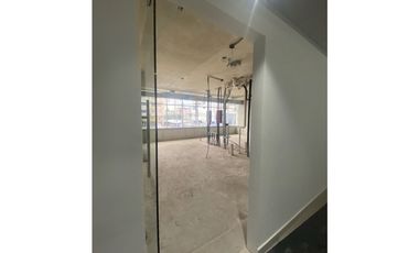 SE VENDE LOCAL EN PARK SQUARE MEDICAL CENTER