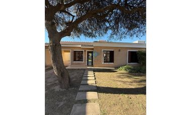 VENTA - CASA 3 DORMITORIOS - COLONIA CAROYA