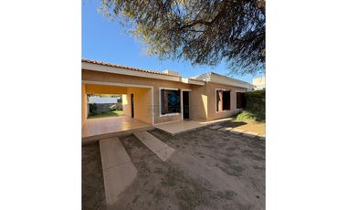 VENTA - CASA 3 DORMITORIOS - COLONIA CAROYA