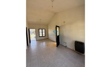 VENTA - CASA 3 DORMITORIOS - COLONIA CAROYA