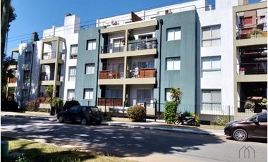 Departamento con cochera en el centro de Pinamar