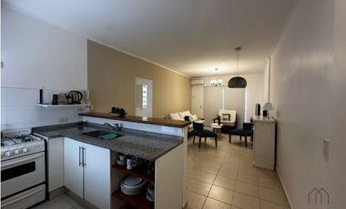 Departamento con cochera en el centro de Pinamar