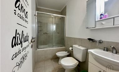 Departamento con cochera en el centro de Pinamar