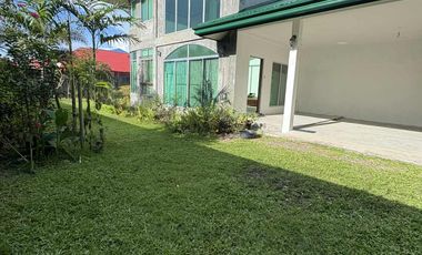 Rush Sales 800 sqm 6car garage Spacious House & Lot Tangub Bacolod city