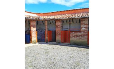 VENDO FINCA MARINILLA ANTIOQUIA 8HA SEMBRADOS DE AGUACATE