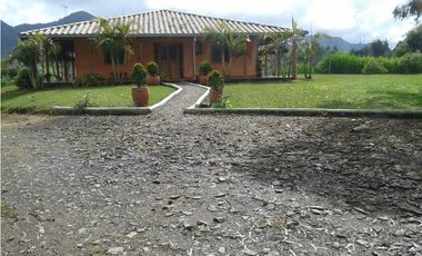 VENDO FINCA MARINILLA ANTIOQUIA 8HA SEMBRADOS DE AGUACATE