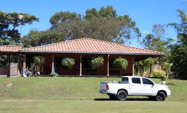 VENDO FINCA MARINILLA ANTIOQUIA 8HA SEMBRADOS DE AGUACATE