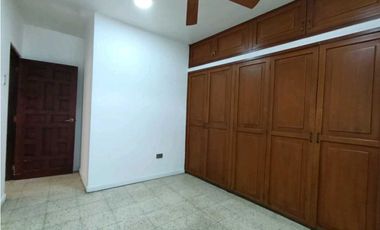 Miraflores Departamento de 3 Habitaciones en Alquiler