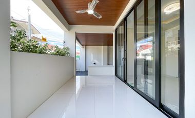 Splendid Modern Smart Home For Sale in BF Homes, Paranaque City