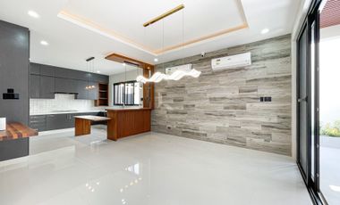 Splendid Modern Smart Home For Sale in BF Homes, Paranaque City