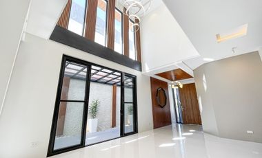 Splendid Modern Smart Home For Sale in BF Homes, Paranaque City