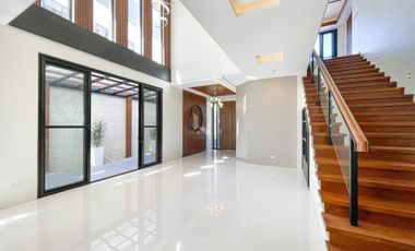 Splendid Modern Smart Home For Sale in BF Homes, Paranaque City