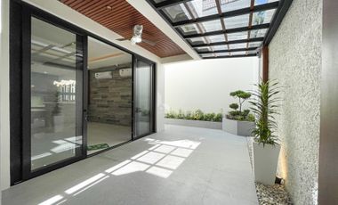 Splendid Modern Smart Home For Sale in BF Homes, Paranaque City