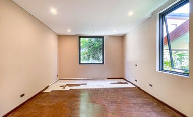Notable Modern Contemporary House and Lot For Sale in Tahanan Village, BF Homes