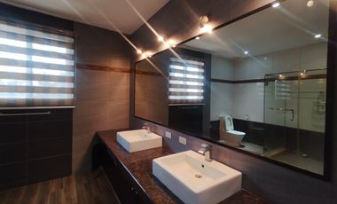 For RENT Spacious 5-Bedroom & Paradise Pool in Angeles!