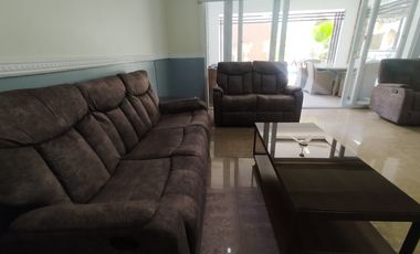 For RENT Spacious 5-Bedroom & Paradise Pool in Angeles!