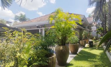 For RENT Spacious 5-Bedroom & Paradise Pool in Angeles!