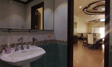 For RENT Spacious 5-Bedroom & Paradise Pool in Angeles!