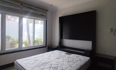 For RENT Spacious 5-Bedroom & Paradise Pool in Angeles!