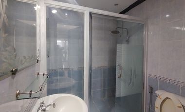 For RENT Spacious 5-Bedroom & Paradise Pool in Angeles!