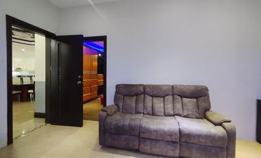 For RENT Spacious 5-Bedroom & Paradise Pool in Angeles!