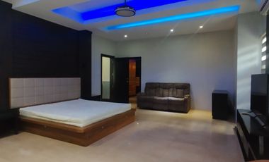 For RENT Spacious 5-Bedroom & Paradise Pool in Angeles!