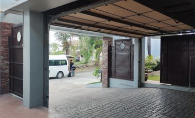 For RENT Spacious 5-Bedroom & Paradise Pool in Angeles!