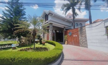 For RENT Spacious 5-Bedroom & Paradise Pool in Angeles!