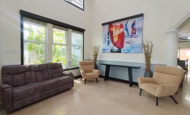 For RENT Spacious 5-Bedroom & Paradise Pool in Angeles!