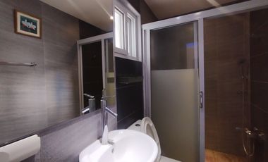 For RENT Spacious 5-Bedroom & Paradise Pool in Angeles!