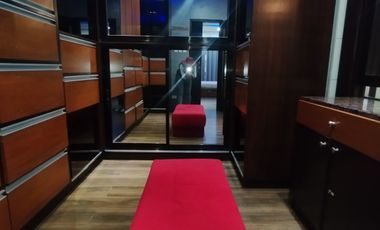 For RENT Spacious 5-Bedroom & Paradise Pool in Angeles!