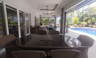 For RENT Spacious 5-Bedroom & Paradise Pool in Angeles!