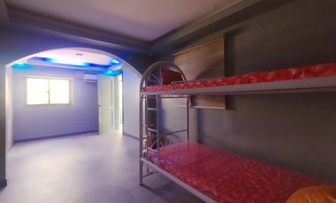 For RENT Spacious 5-Bedroom & Paradise Pool in Angeles!