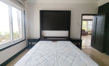 For RENT Spacious 5-Bedroom & Paradise Pool in Angeles!