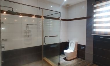 For RENT Spacious 5-Bedroom & Paradise Pool in Angeles!