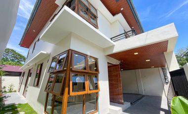 Sophisticated Modern Contemporary House and Lot For Sale in BF Homes, Parañaque
