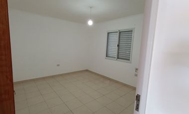 EN VENTA 2 DEPARTAMENTOS + 2 LOCALES COMERCIALES