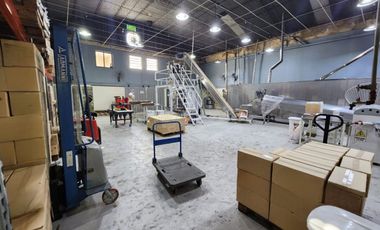 VENTA GALPON CON 400m² PLANTA LIBRE Y OFICINAS