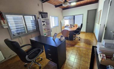 VENTA GALPON CON 400m² PLANTA LIBRE Y OFICINAS