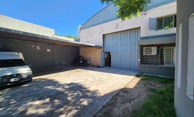VENTA GALPON CON 400m² PLANTA LIBRE Y OFICINAS