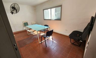 VENTA GALPON CON 400m² PLANTA LIBRE Y OFICINAS